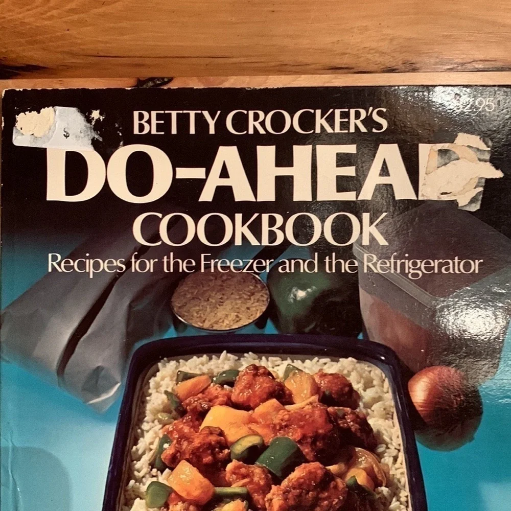 Vintage Betty Crocker Do-Ahead cookbook 7th Edition / 1977